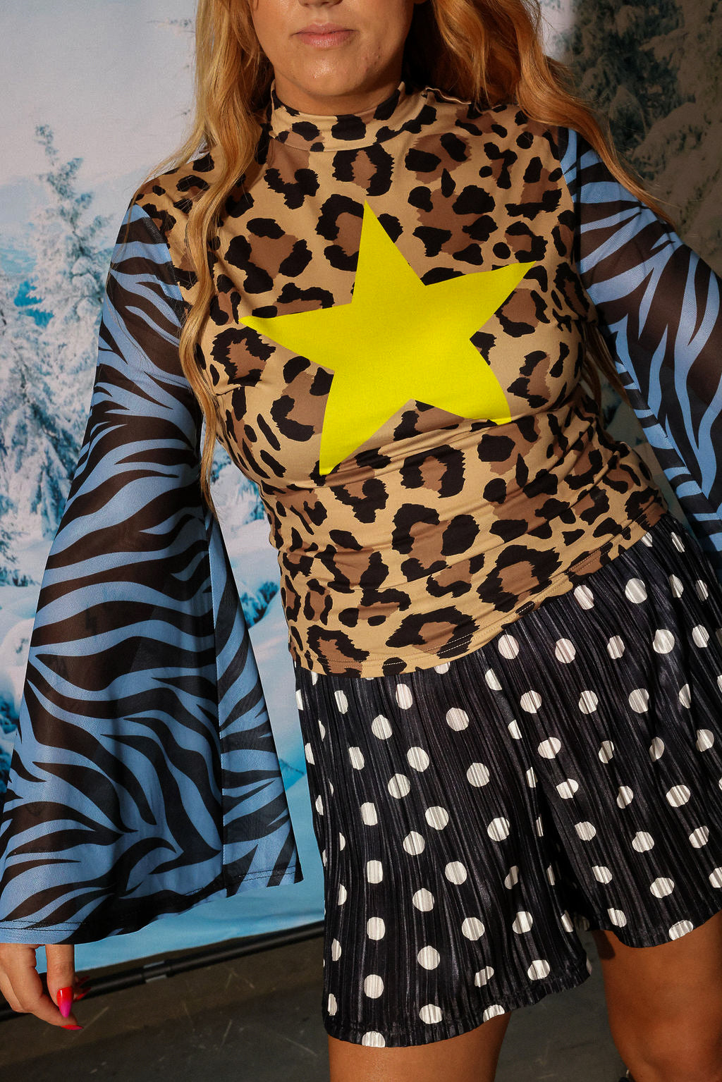 Don't Tell Me Star Bell Sleeve Mesh Top