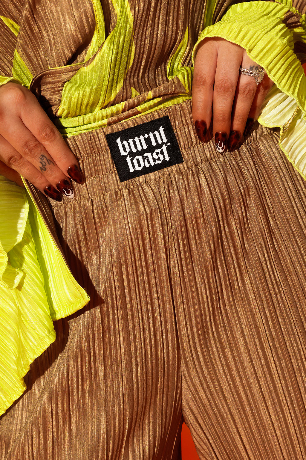 Burn Baby Burn Plisse Set