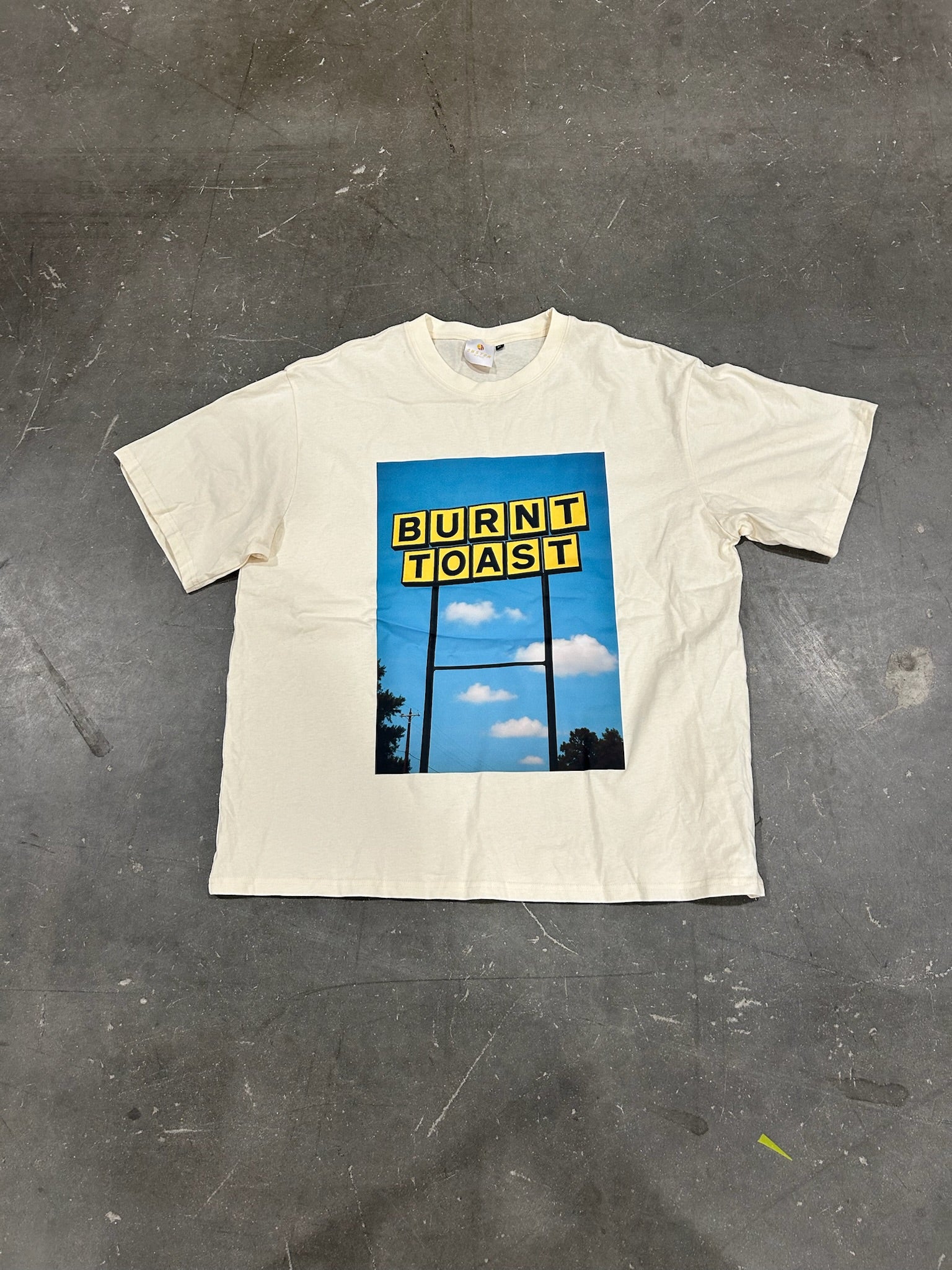Waffle House Burnt Toast Graphic Tee (Size XL) | VIP Warehouse Sale