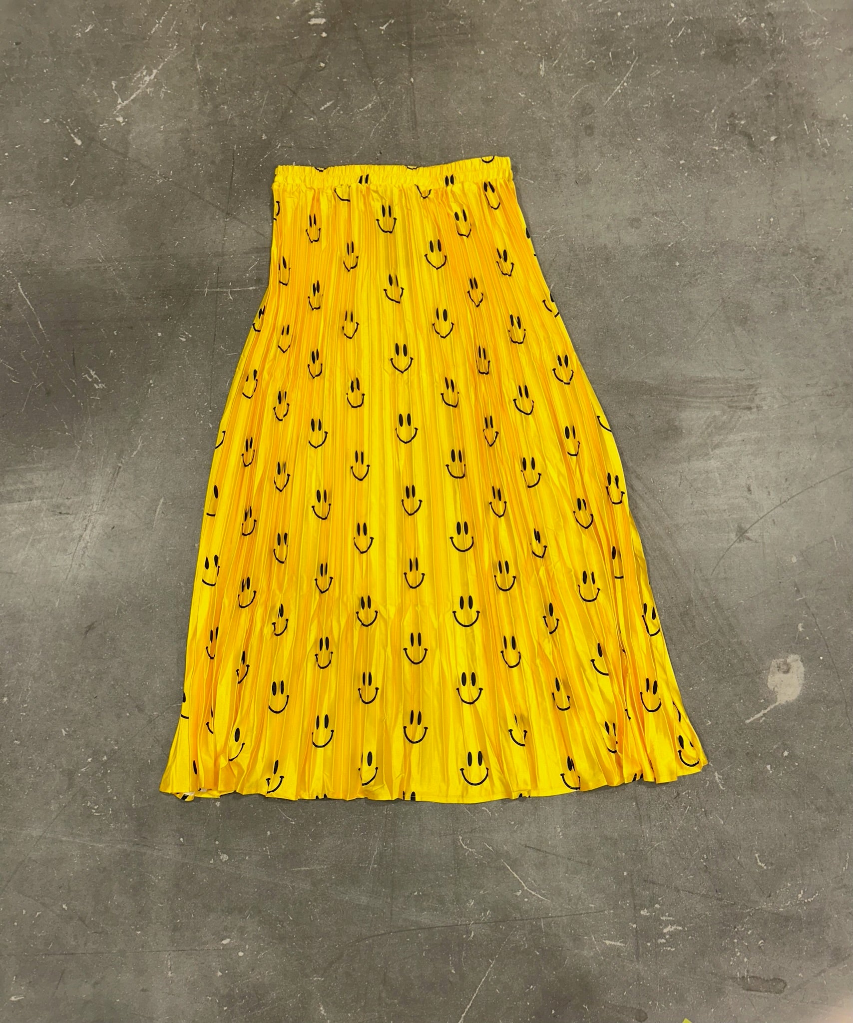 Happy to Be Here Smiley Skirt (Size M/L) | VIP Warehouse Sale