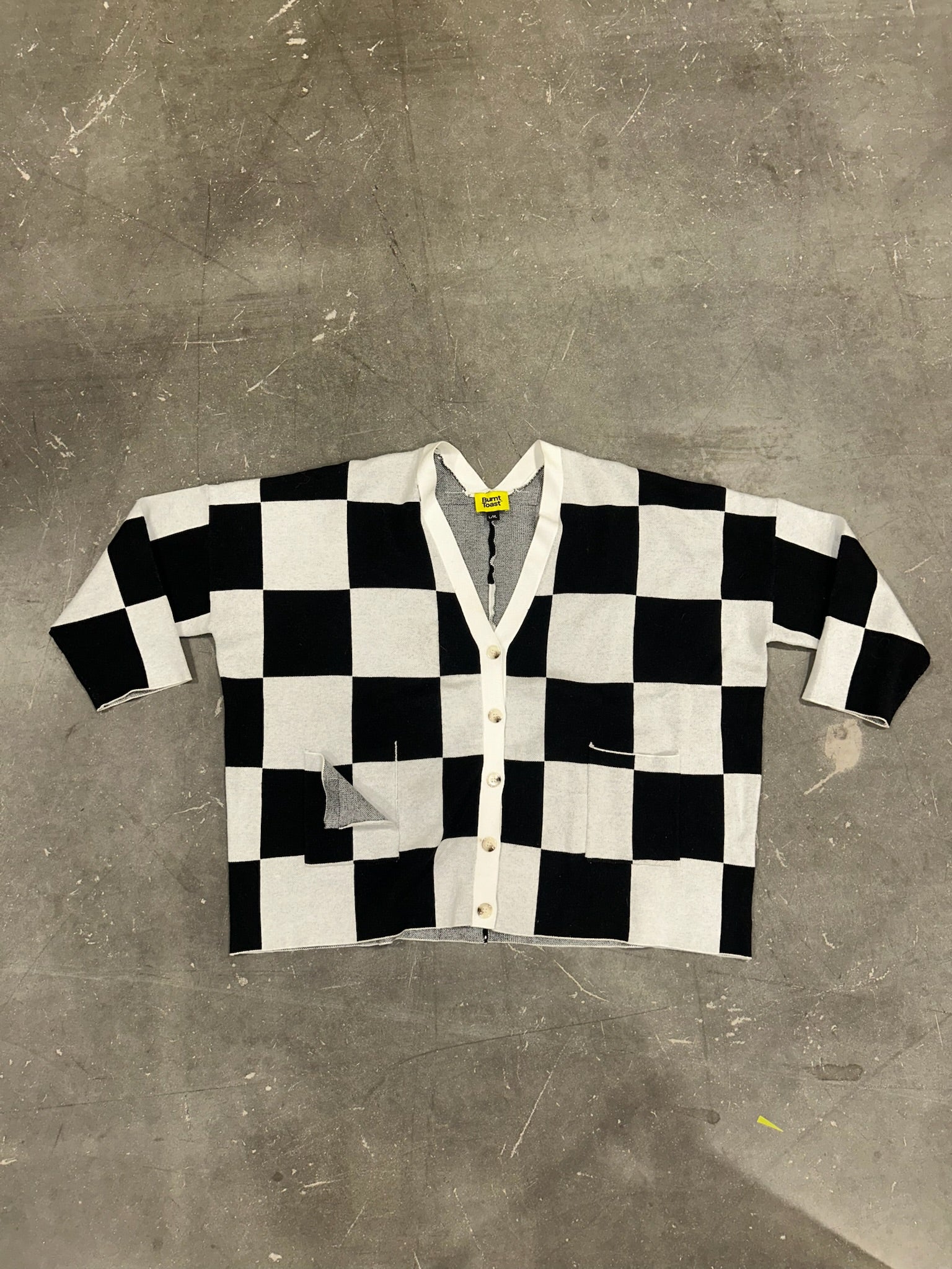 DEFECTIVE POCKET Checkered Cardigan (Size L/XL) | VIP Warehouse Sale