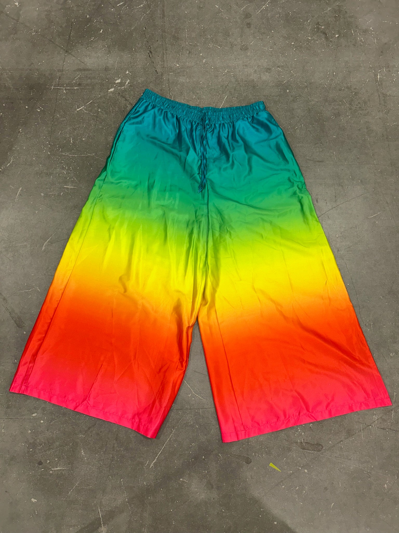 Malibu Gradient Wide-Leg Pant (Size L/XL) | VIP Warehouse Sale