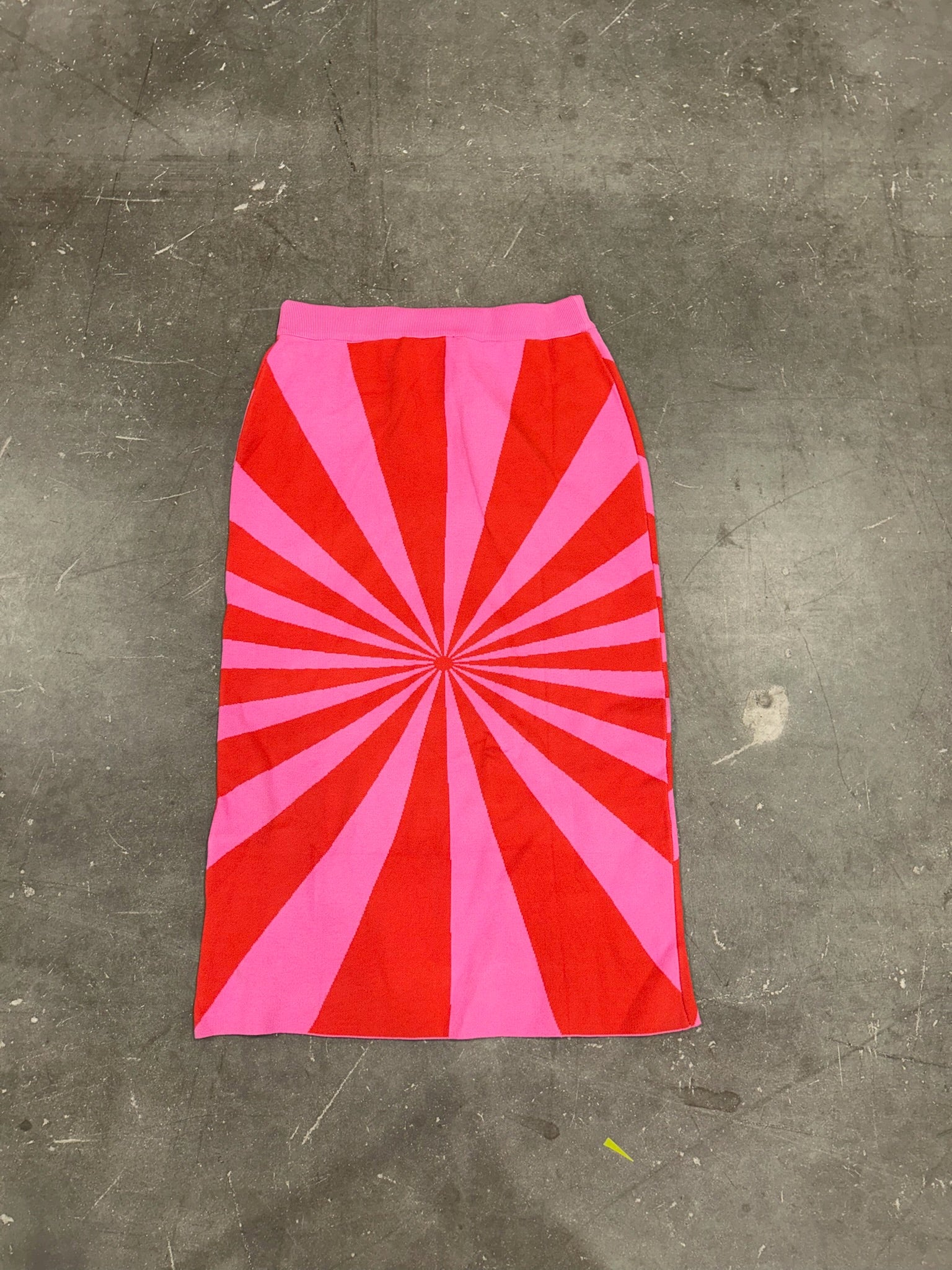 I'm Spiraling Knit Skirt (Size M/L) | VIP Warehouse Sale