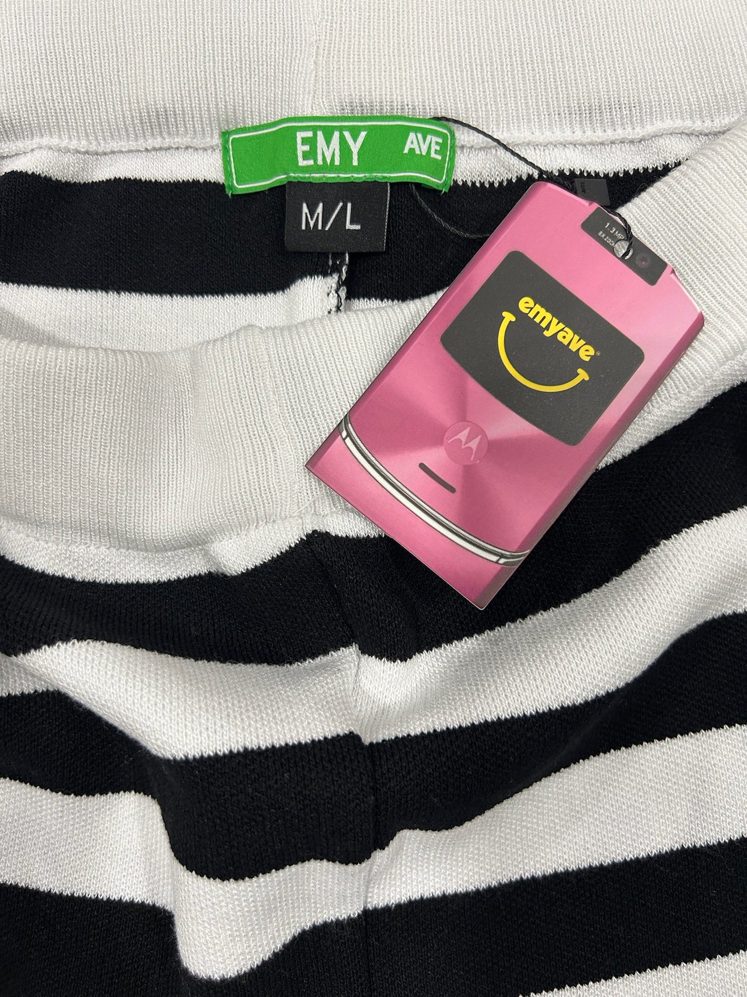 Knit Monochrome Stripe Shorts (Size M/L) | VIP Warehouse Sale