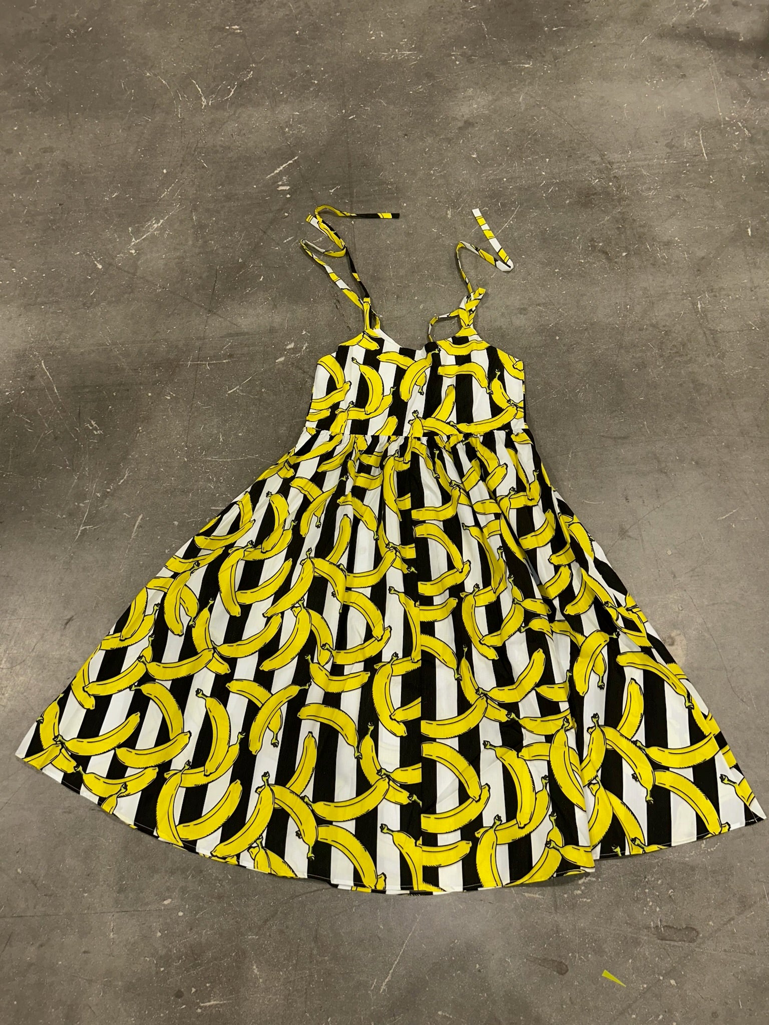 Bananas Linen Dress (Size L/XL) | VIP Warehouse Sale