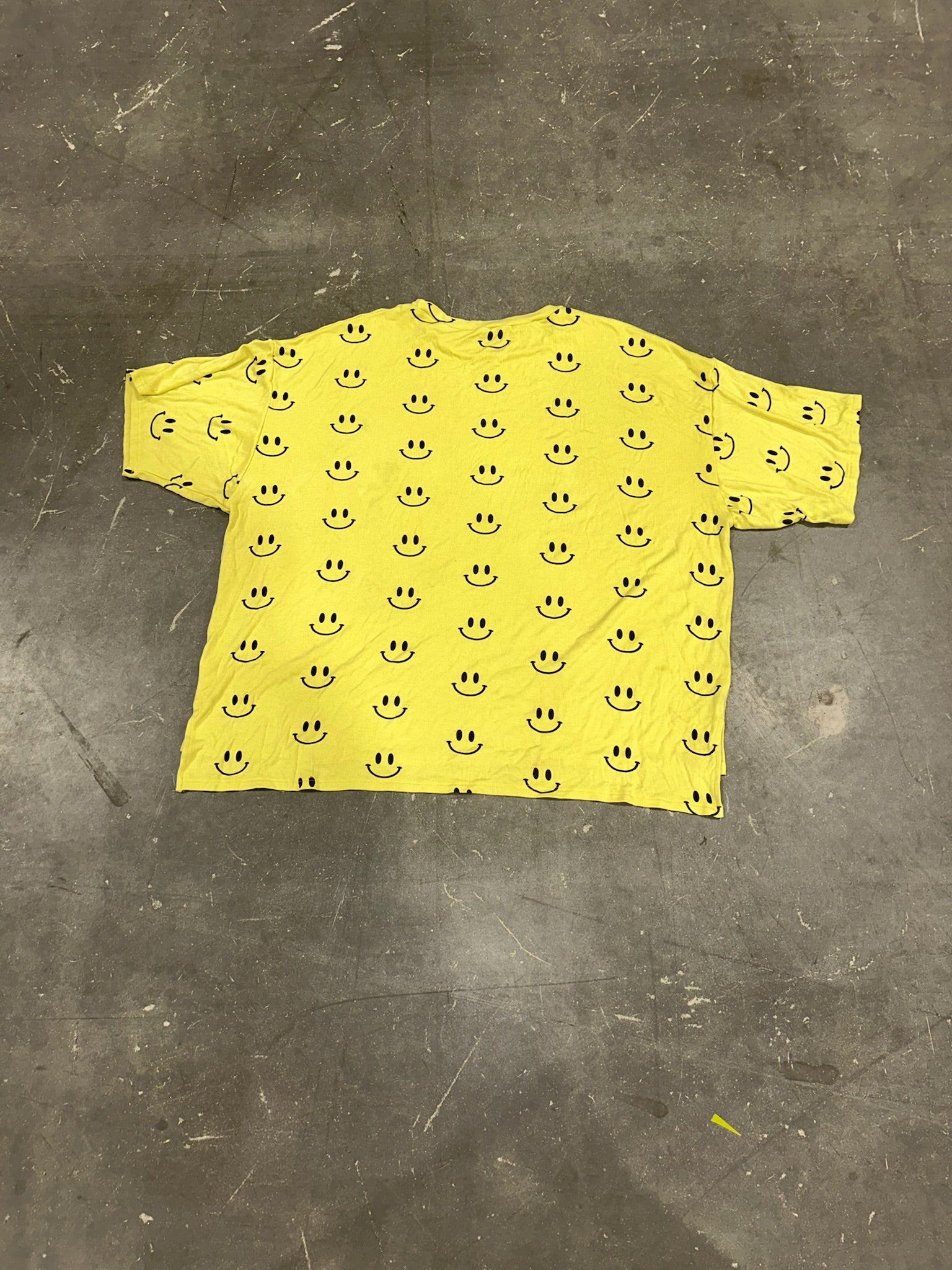 Oversized Smiley TOP ONLY (Size L/XL) | VIP Warehouse Sale